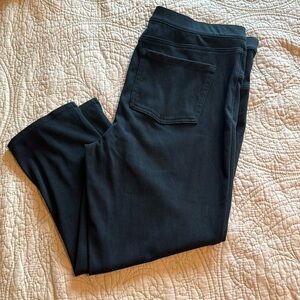 SPANX Pull-On Classic Capri Jeans‎